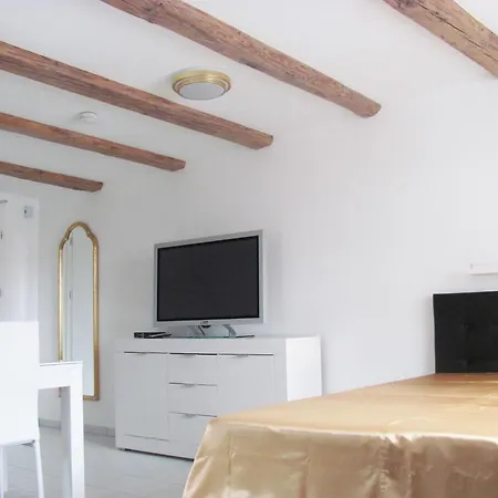 斯多辰法尔布公寓 梅明根