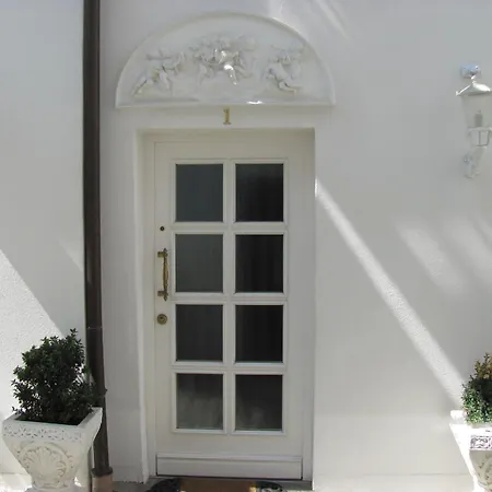 斯多辰法尔布公寓