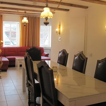 斯多辰法尔布公寓 招待所 3*