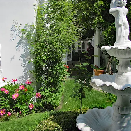 招待所 斯多辰法尔布公寓 3*