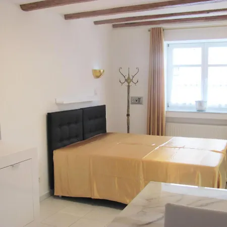 Storchenfaerbe 4*